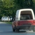 Strašan prizor u Pančevu: Vozio auto s otkačenim točkom u Pančevu, prizor šokirao komšije (foto)