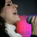 Tina opsovala fanove usred koncerta: Pevačica nije mogla da veruje da svi idu u toalet tokom njenog nastupa, isprozivala ih je…