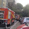Požar u zgradi u Ulici Omladinskog pokreta, u gašenju učestvuje veliki broj vatrogasaca