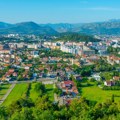 Neobična meteorološka pojava u Podgorici uplašila prolaznike: Stvorila se niotkuda i odjednom počela da tutnji (VIDEO)