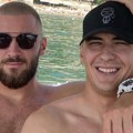 Brat mu je robijao zbog pokušaja ubistva: Mensur Ajdarpašić pokazao sliku sa Ardijanom koji je izručen Crnoj Gori: "Život bih…