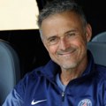Luis Enrike pao sa bicikla i povredio se