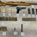 Пронађена велика количина оружја у кући на Звездари, ухапшен власник