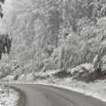 U BiH sneg na Bjelašnici, Jahorini i Vlašiću, u Hrvatskoj se zabeleli Lika, Gorski kotar i Sljeme
