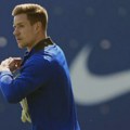 Mark Andre ter Štegen pred vratima velikana