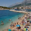 Na hrvatskoj obali snimio šta turisti rade: Ovako je svaki dan, krenem na trčanje zorom i već znam šta me čeka