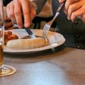 Dosta je bilo Nemačka potpuno zabranjuje alkohol mlađima od 16 godina: "Bez kapi i u prisustvu roditelja"