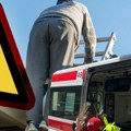 Udarila ga struja, pa pao sa tri metra visine! Horor kod Lazarevca, muškarac u životnoj opasnosti