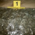 Nišlija tokom bega od policije bacio kilogram marihuane