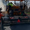 Pola kilometra asfalta: Obnova dve deonice puta u Guberevcu