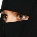 Francuska tuži učenicu: Direktor devojčici rekao da skine hidžab, ona to odbila, pa izrekla laž zbog koje je danima primao…