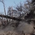 Ukrajinci krenuli u rotaciju: Rotirao ih ruski tenk T-72 (video)