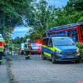 Четворо деце тешко повређено када су пали кроз кров спортске хале у Немачкој