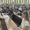 Đukić Dejanović poželela uspeh kandidatima koji polažu prijemni na Pravnom fakultetu