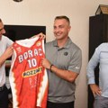 Borac ugostio Rajakovića: Srpski NBA trener svratio do rodnog Čačka i dobio poklone koje će dugo pamtiti! (foto)