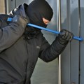 Bečejski provalnik bez mašte Dva puta obio cvećaru i ukrao iz nje novac