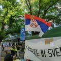 VIDEO: Novosadski sud ponovo blokiran, sat vremena ranije nego prethodnih dana