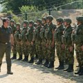 Obilazak pripadnika Vojske Srbije u Kopnenoj zoni bezbednosti