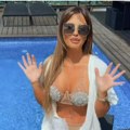Ana Radulović izvukla nogu iz haljine pa napravila pozu za pamćenje! Voditeljka u nikad vrelijem izdanju, nije za one sa…