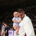 Nikola Jokić prišao ćerki i sinu posle poraza, poljubio suprugu, a onda je oduševio ceo Pionir
