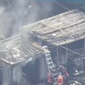 Crni dim prekrio nebo: Požar u vojnoj bazi, vatrogasci jedva savladali buktinju (video)