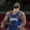 (VIDEO) Čudo u UFC: Olimpijski prvak nokautiran za 12 sekundi!