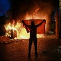 Zapaljeni policajci na protestima u Albaniji: Uznemirujući snimak iz Tirane šokirao svet (video)