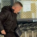 Godinama ga nema na malim ekranima, a sad smo ga uhvatili na aerodromu: Evo kako danas izgleda Bata Zdravković