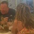 Jeli i pili pa odbili da plate račun: Objavili fotografiju turista iz Britanije koji su u 3 grčka restorana jeli za džabe!