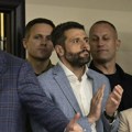 SNS lagodno do vlasti u Beogradu, u opoziciji prestrojavanje
