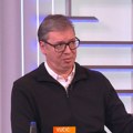 Vučić: Država hrani sve televizije, sve!