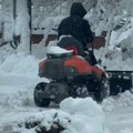 Fudbaler se iselio iz vile na Dedinju i sa ženom otišao na avalu: Sada čisti sneg i brine o ogromnom imanju - Pogledajte…