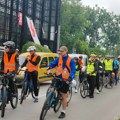 FOTO, VIDEO: Novosadski studenti i maturanti krenuli biciklima na protest u Loznici