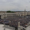 Prvo obraćanje pape Lava XIV: Skoro 150.000 ljudi okupilo se na Trgu svetog Petra