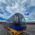 U Beograd stigao prvi od 25 turskih tramvaja Bozankaya - Vozilo dužine 30,5 metara ide u saobraćaj nakon testiranja (FOTO)