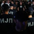 U Kosjeriću guranje građana i žandarmerije, u Zaječaru studenti blokirali ulaze u zgradu Skupštine grada (VIDEO)