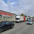 AMSS: Veće gužve na graničnim prelazima, autobusi na izlazu na prelazu Preševo čekaju sat vremena
