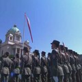 Najmlađim oficirima i njihovim porodicama uskraćen najlepši dan: Promocija proterana sa platoa kod Skupštine