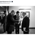 Tramp upire prstom u Putina, gledaju se netremice! Objavljena crno-bela fotografija koja mnogo govori, stručnjak za govor tela…