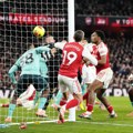 Kakva ludnica u Londonu! Arsenal u dubokoj nadoknadi srušio najgori tim Premijer lige! (video)