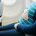 Trudnici u avionu pukao vodenjak, a onda je izbio haos: Uhapšeno devet osoba