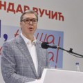 Vučić na mitingu SNS u Sivcu: Izbori u Kuli važni, moramo da radimo da Srbija ide napred