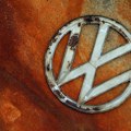 VW puca: Gasi fabrike, deli 100.000 otkaza, smanjuje investicije...
