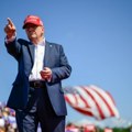 Trump prijeti da će dići u zrak iransko naftno središte na otoku Kharg
