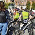 "Vikend Krug trojke": Kandidati Studentske liste biciklima obilaze prigradska naselja i manja mesta oko Beograda
