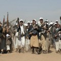 Jemenski Huti tvrde da su ispalili projektil na američki ratni brod