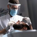 Srbi radije vade zube nego što ih leče! Na proteze prošle godine dato skoro 10.000.000€, uvoze se čak iz Japana