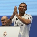 VIDEO Mbape iskopirao Ronalda, a Madrid eksplodirao: Pogledajte feštu na tribinama i „ukradenu“ foru