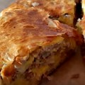 Specijalan burek, možete li da ga pojedete? Skopski pekar ga pravi samo za one sa jakim stomakom