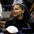 Adriana Lima plenila u Novakovoj loži: Sela pored Đokovićevog strica, a ljudi nisu mogli da skinu pogled sa nje zbog ovoga…